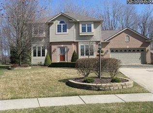 17085 Woodlawn Ct, Strongsville, OH