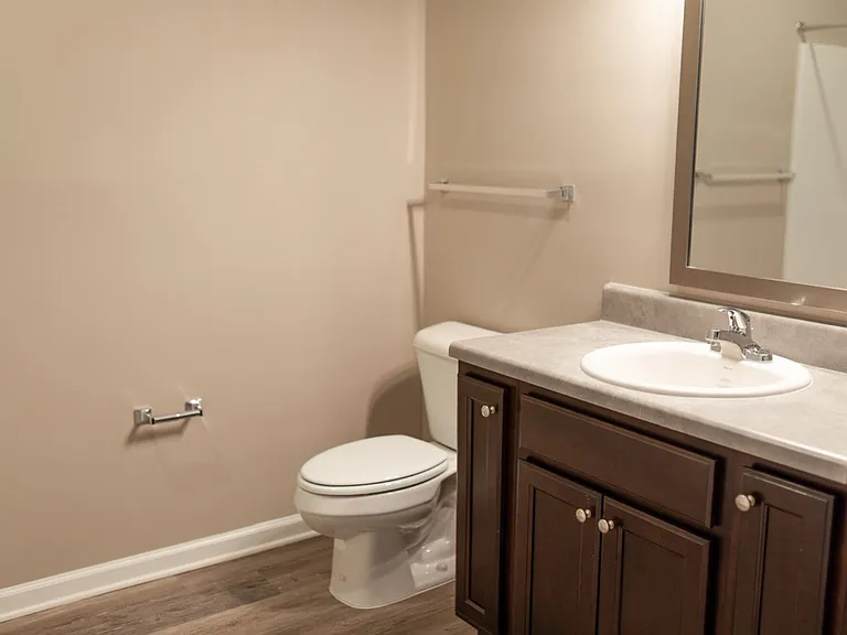 South Oak Apartments — Photo 11