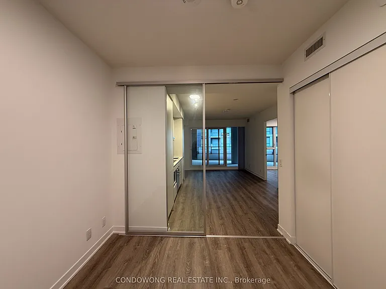 180 Front St E #807 — Photo 11