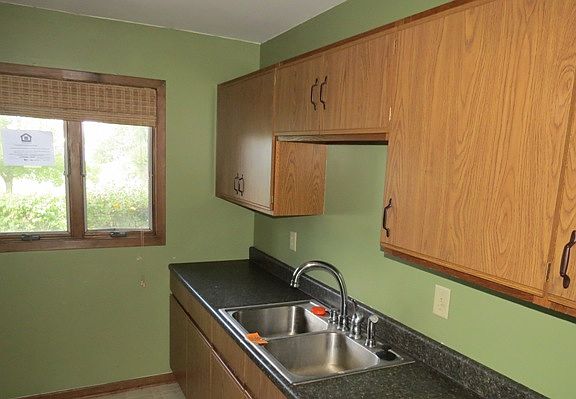 5th image of 1626 Longwood Dr