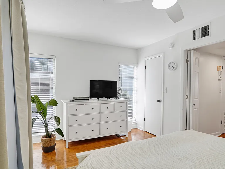 108 14th Ave #2 — Photo 13