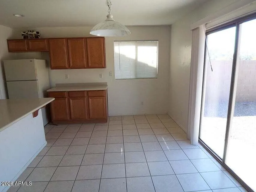 4 bed, 3.0 bath, 2138 sqft, $2,095 — Photo 3
