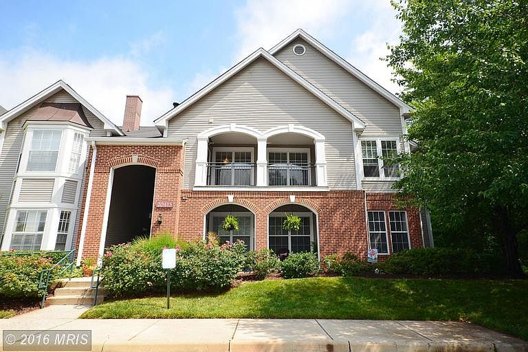 20415 Riverbend Square