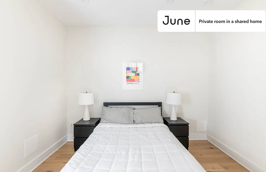 Full bedroom in 3 bed/2.5 bath home in Columbia Heights #1718 C — Photo 2