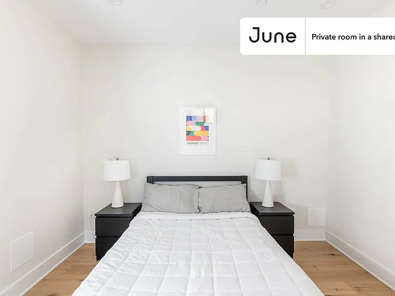 1340 Harvard St NW #C — Photo 2