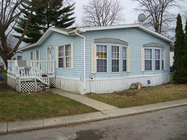 1st image of 100 Willowbrook St SE