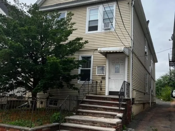 170 Bellevue St, Elizabeth City, NJ 07202