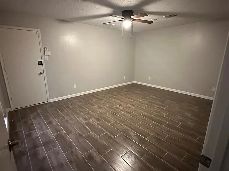 7846 Bankside Dr — Photo 16