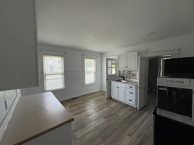 694 Enfield St #694 — Photo 5