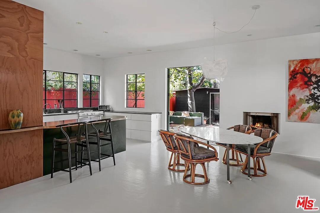 2 bed, 2.0 bath, 2278 sqft, $12,000 — Photo 4