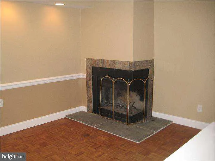 205 Bernard Ct — Photo 10