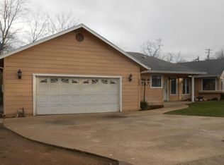 593 Rivella Vista Dr, Redding, CA 96001