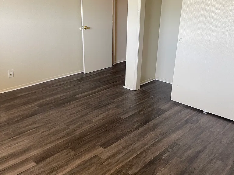 1451 W 105th St #6 — Photo 10