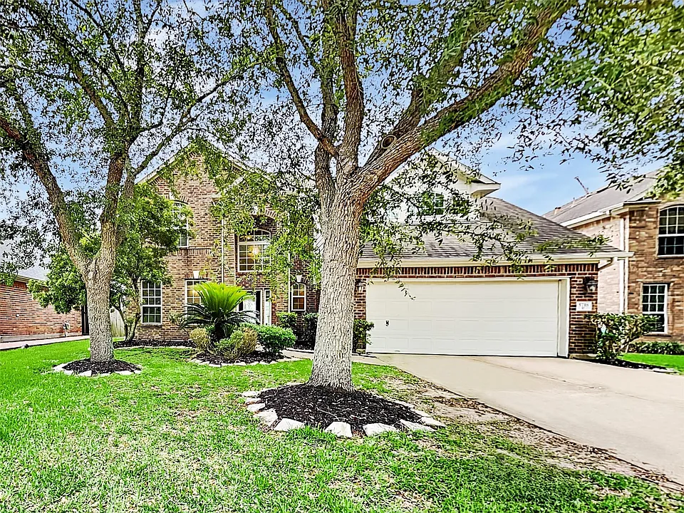 5718 Emerald Brook Ln