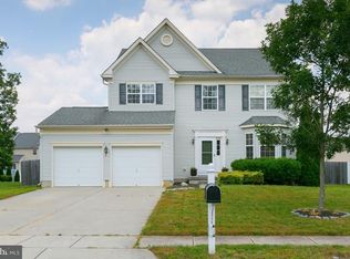 7 Hemlock Ln, Sicklerville, NJ 08081