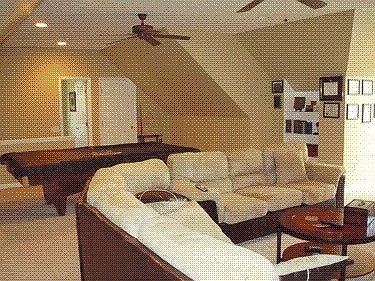 Large upstairs bonus room