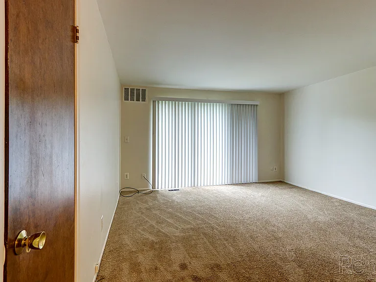 Georgetown Manor — Photo 18
