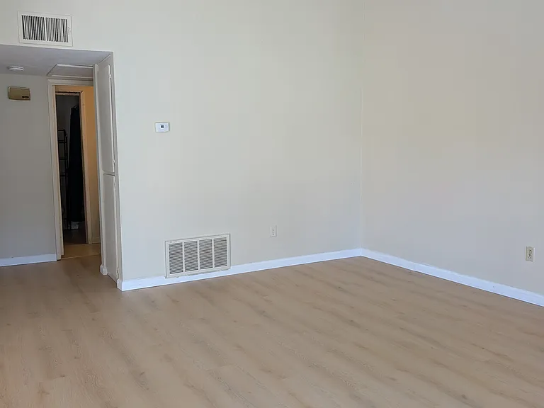 1817 E Grand Ave #38 — Photo 12