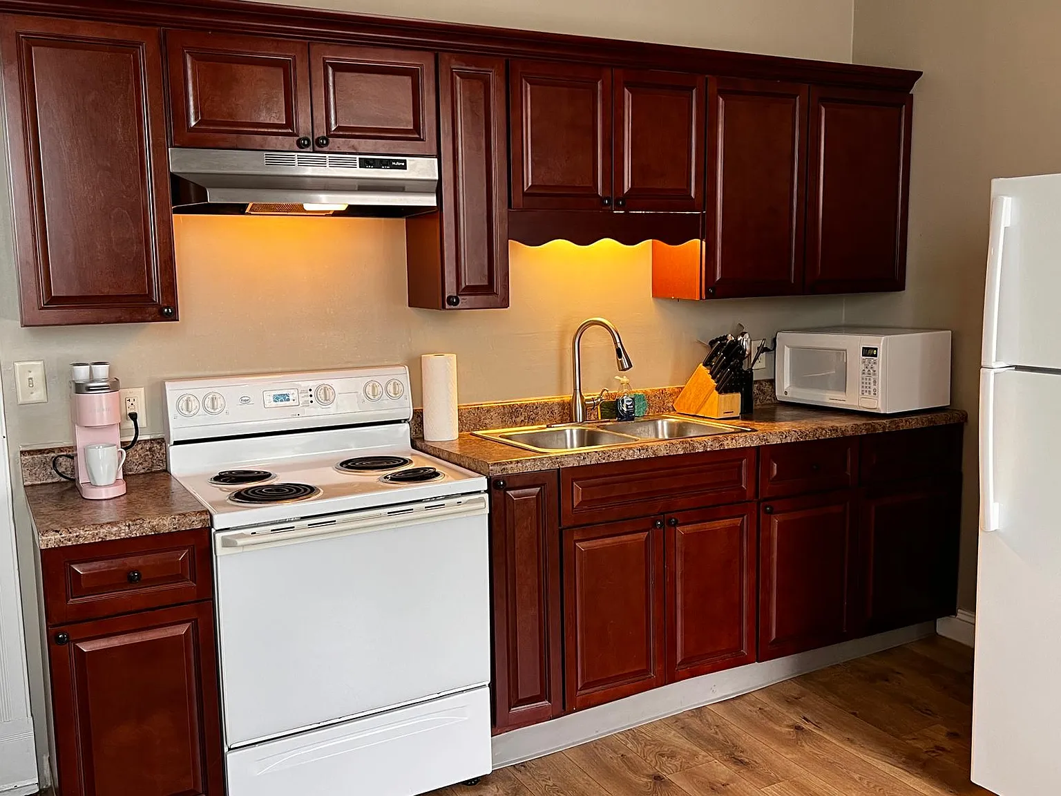 1 bed, 950 sqft, $1,099 — Photo 3