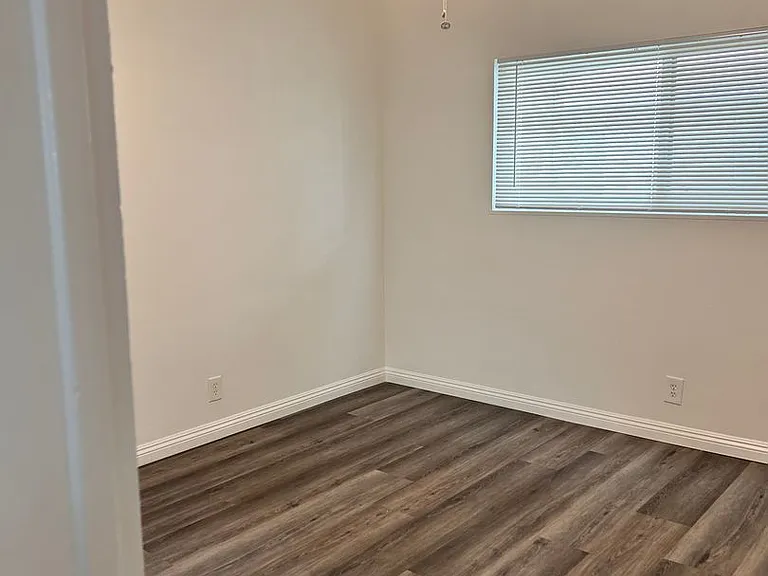 320 Western Ave — Photo 20