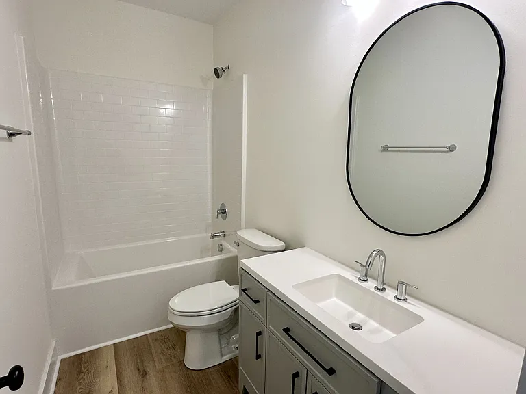 520 Cottage Way — Photo 8