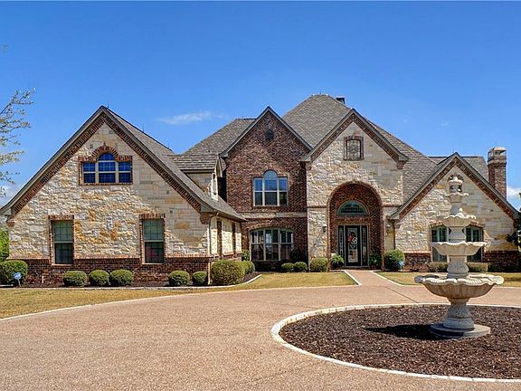 3rd image of 826 Cimmarron Bay Dr