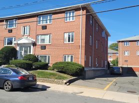 133 Warren St, Watertown, MA