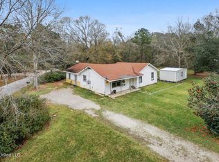 4 Sam Powell Rd, Picayune, MS 39466