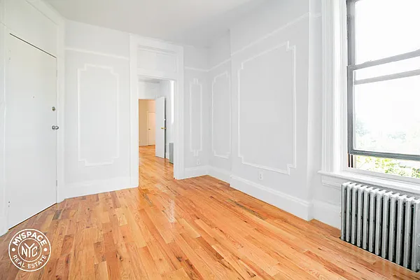 Rented by MySpaceNYC | media 24