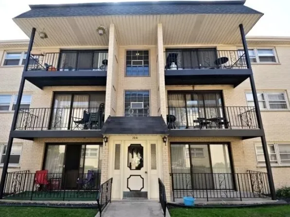 2041 N Harlem Ave APT 2W, Chicago, IL 60707