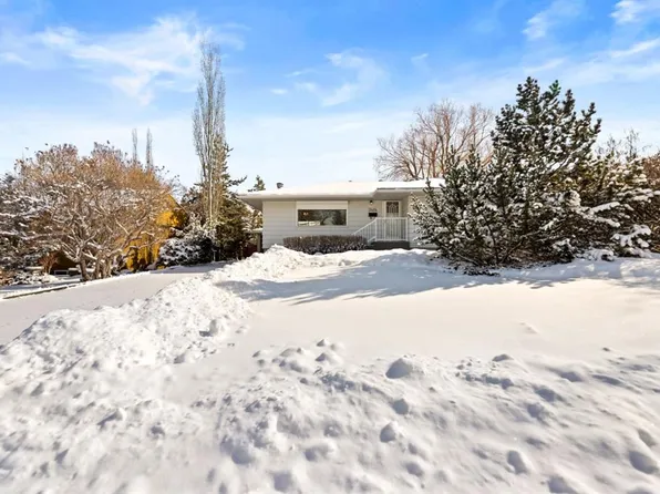 3414 31st St SW, Calgary, AB T3E 2P2