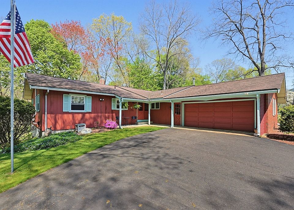 1st image of 21 Daggett Rd