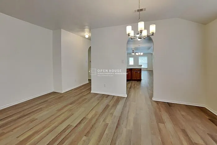 3 bed, 2.0 bath, 1847 sqft, $2,550 — Photo 4