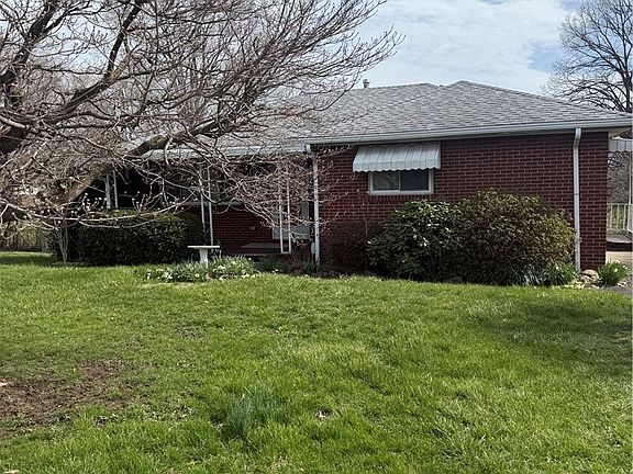 2nd image of 112 Easy St