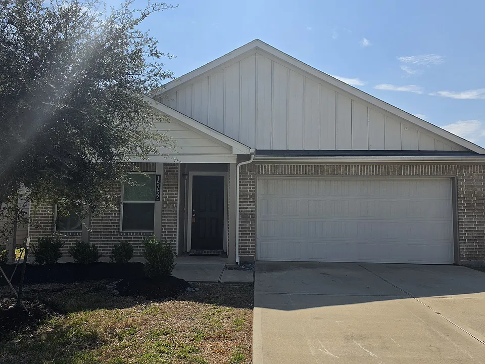 15732 Del Norte Dr
