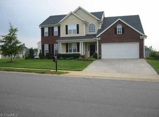 205 NE Day Break Dr, Kernersville, NC 27284
