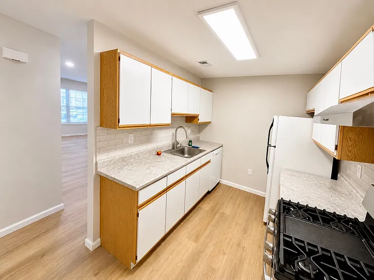 2382 Phillip Ct — Photo 7