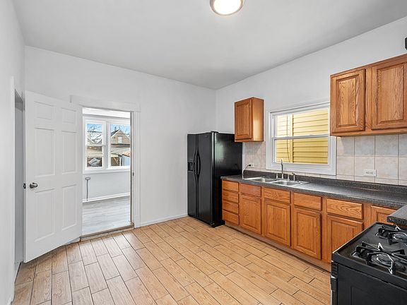 5th image of 2209 N Keeler Ave