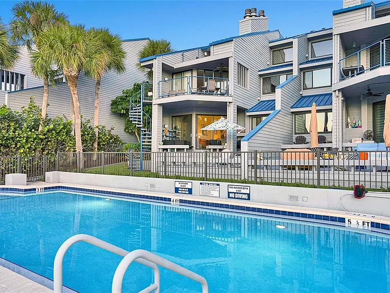 910 Pinellas Bayway S #107 — Photo 18