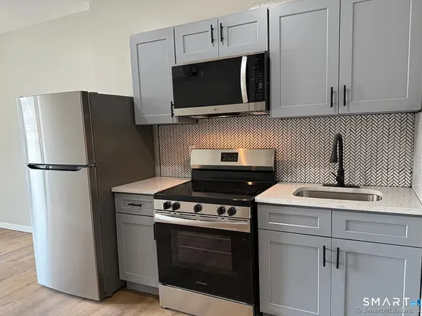 61 Field St #106, Waterbury, CT 06702