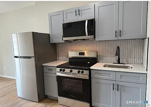 61 Field St #106 Photo 1