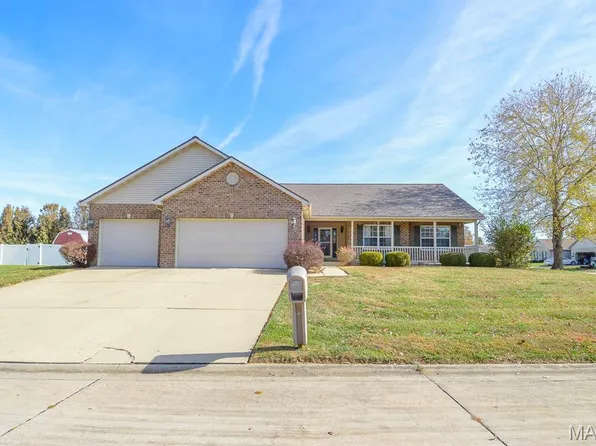 4550 Barleyridge Dr, Smithton, IL 62285