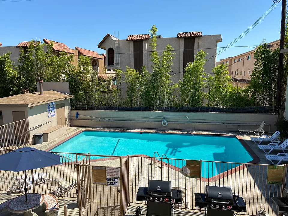 Grismer Cove Apartments