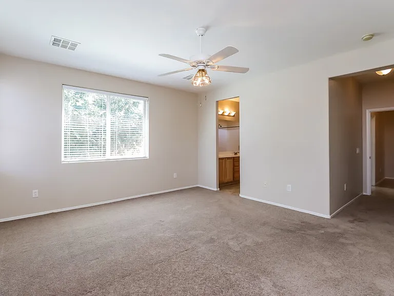 347 N Wesley — Photo 10
