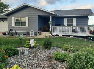 1307 River Dr S, Wabasha, MN 55981