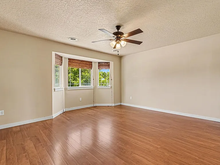 18327 Buckeye Pl — Photo 14
