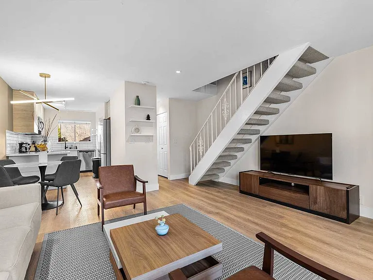 415 Oak Ave — Photo 4