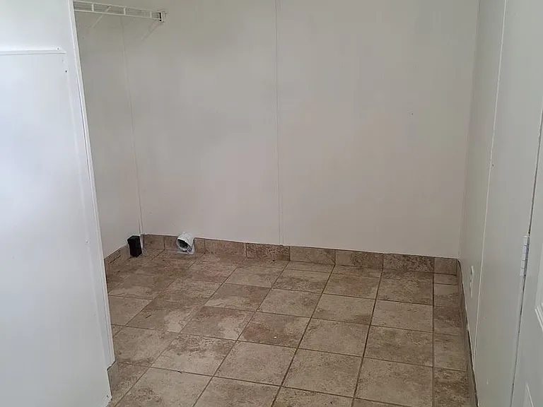 910 Sands Rd — Photo 11