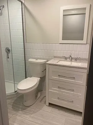 Rented by Ozymandius Realty | media 8