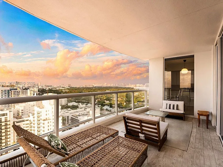 4201 Collins Ave #2301 — Photo 4